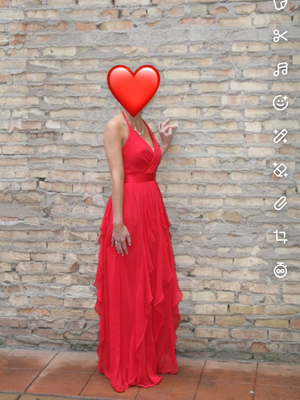 Vera Wang Red Sleeveless V-Neck Ruffled Maxi Gown